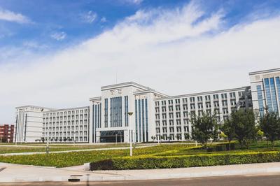 長春電子科技學院教學樓